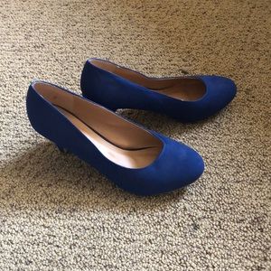 Blue 2 inch heels, size 10, brand Journee Collection